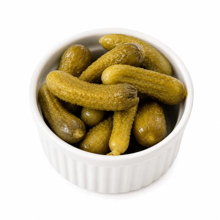 4 gros cornichons 